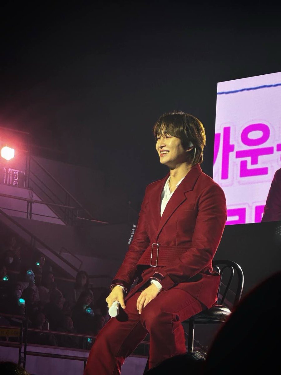__moonbit's tweet photo. 행복해 보인 모습이 진기에 진짜 잘 맞다 🥰 #온유 #진기 https://t.co/AiO3UEpOLl