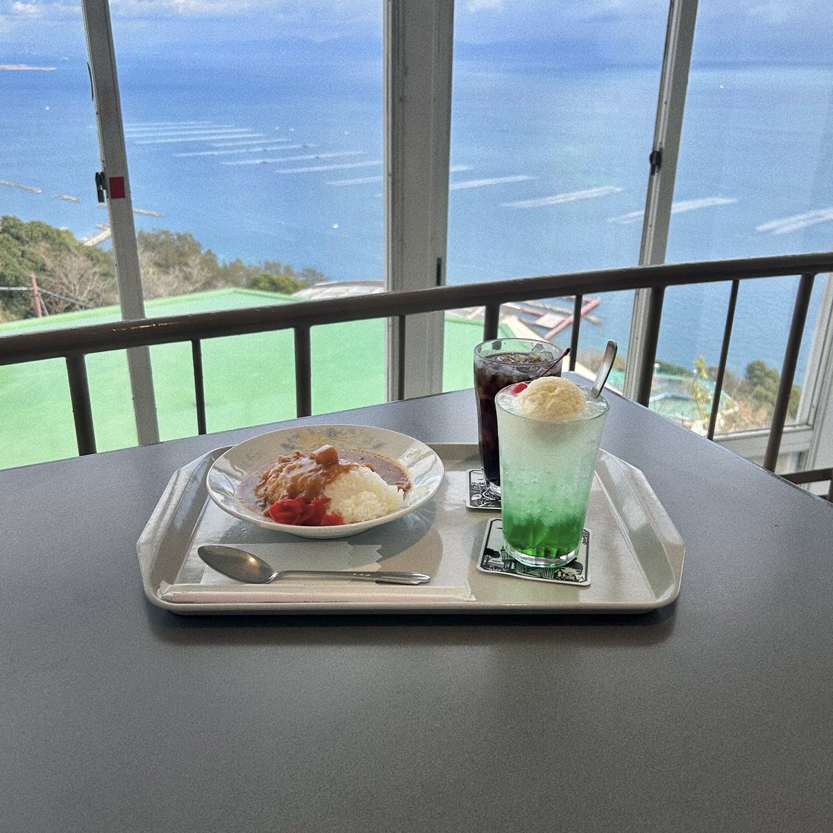 _1294_ms_'s tweet photo. 約55分かけて、フロアがゆっくりと回転する喫茶室 🍹 https://t.co/DFcYMPraEn