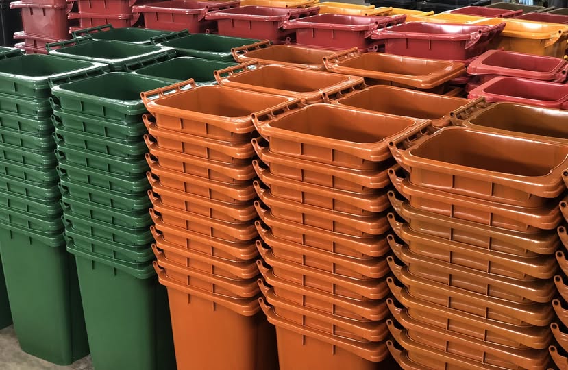Kem45813880's tweet photo. Get your quality and affordable 240L waste Bin , let contribute to make Ghana 📷 clean and green #upprwastebin #ZoomlionInterventions #jospongherojourney
Annoh Dompreh https://t.co/KzT5pHmErX