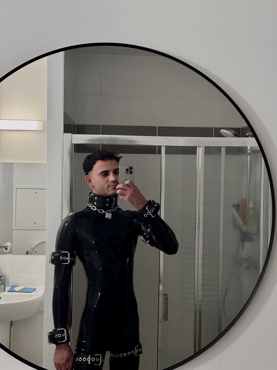 KinkSubber tweet media