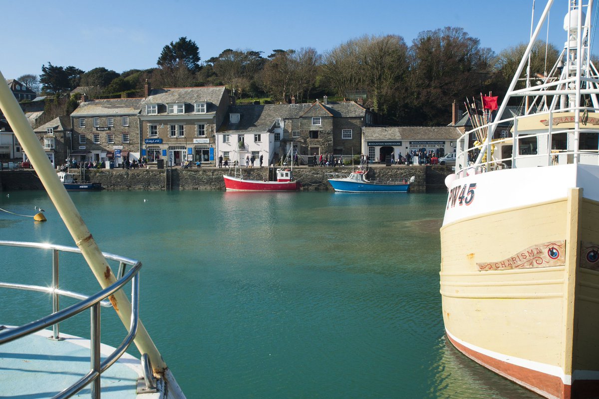 premiercottages's tweet photo. Stargazy Cottage is a 5* Gold romantic bolthole sleeping two guests, located in the heart of beautiful Padstow. Find out more: https://t.co/IGwIcaGT12 https://t.co/FptFctC0SW