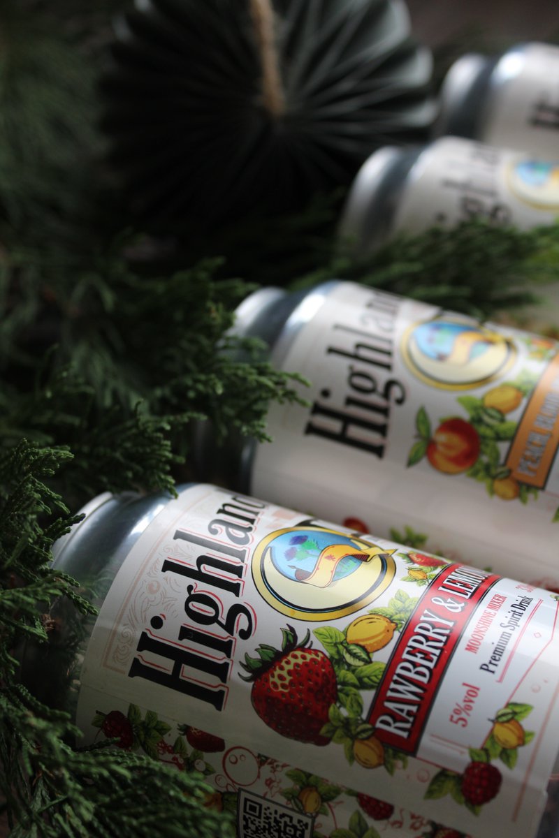 HighlandMoon's tweet photo. ✨ "Kiss us under the mistletoe" and raise a toast with our festive moonshine mixer cans! Perfect for cozy gatherings and holiday cheer, these delicious blends are sure to spark joy and romance this season. 

 #MistletoeMoments #MoonshineMagic #CheersToLove #HolidaySpirit https://t.co/MogNyAsOMW