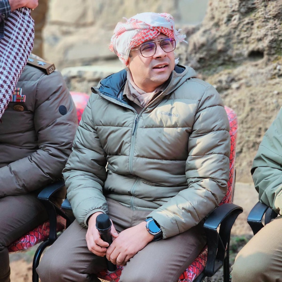 policekulgam's tweet image. To foster collaboration and coordination for strong relationship with people and to listen their grievances, SSP #Kulgam #Sahil Sarangal-IPS accompanied by ASP NHW Qazigund, SDPO Qazigund held a PCPG meeting at #Hallan, Qazigund. @JmuKmrPolice @KashmirPolice @DigSkr