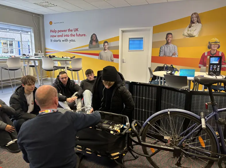 HawkerIain's tweet photo. Proud to announce @fifecollege and @Shell partnership is starting to impact on skills and training development of the workforce for Scotland’s renewable energy future in Fife at the Energy Transition Skills Hub, Rosyth.
https://t.co/kpJKGaswfq
#energy #greenskills #inFife https://t.co/wxTfE47a4m