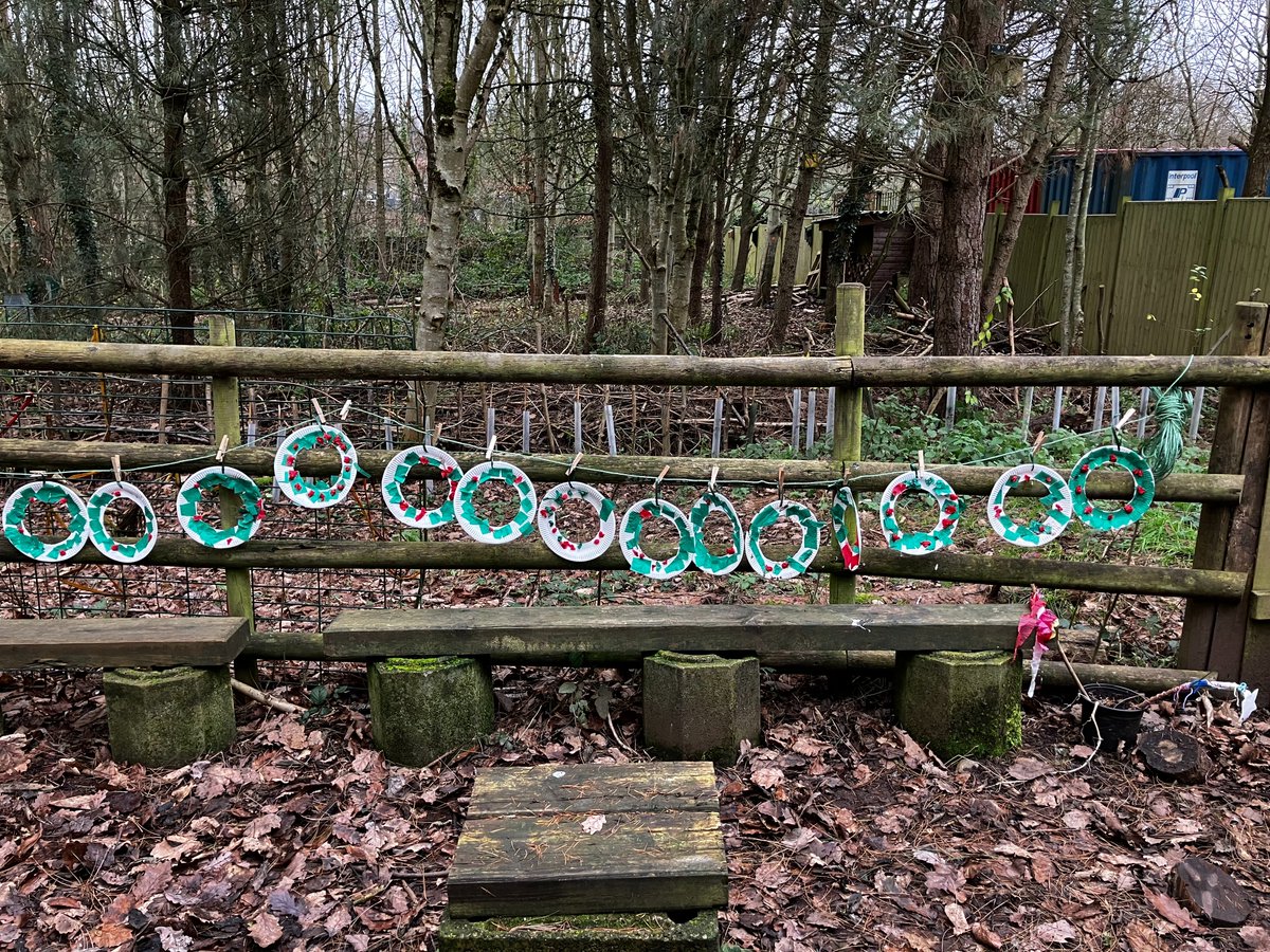 RoslistonEnvEd's tweet image. Merry Christmas from the Saplings Preschool at Rosliston Forestry Centre. Look at the lovely Christmas wreaths the children made.
Weds 18th Dec we will be having fun around a campfire as it's our last session before the Christmas holidays
We're back 8th Jan for more outdoor fun.