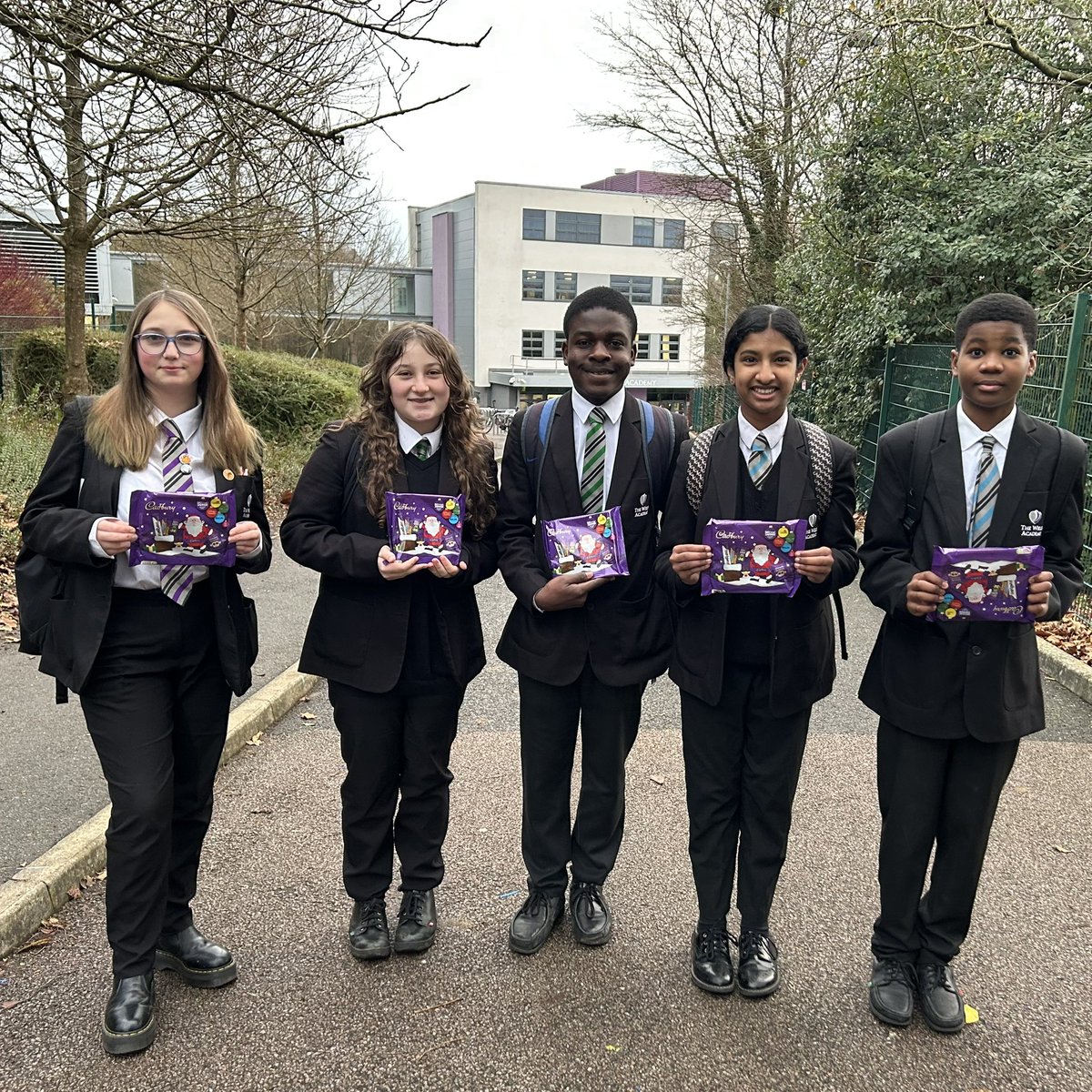 TheWellsAcademy's tweet photo. Well done to the Monday winners of our #InSchoolOnTime Challenge!
Students are chosen at random based on the order they walk through the gate.
Prizes are up for grabs all week
- just be ‘In School, On Time’!
Every minute counts! https://t.co/JHHG52c0fX