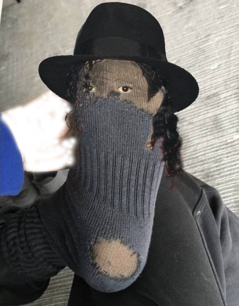 GM, woke up with Michael Soxon on my feet 🧦