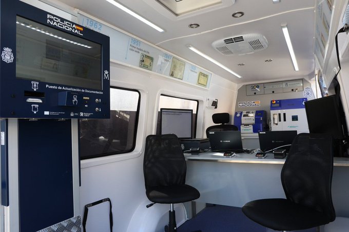 policia's tweet image. 🚨Si necesitas expedir tu #DNI en #Valencia puedes hacerlo de manera gratuita en nuestras Unidades Móviles de #Documentación ⬇️

🔹Utiel - Plaza del Ayuntamiento
🔹Algemesí - Plaza del Ayuntamiento
🔹Picassent - Plaza del Ayuntamiento
🔹Carlet - Lluis Vives, 28
🔹Requena - Rafael…