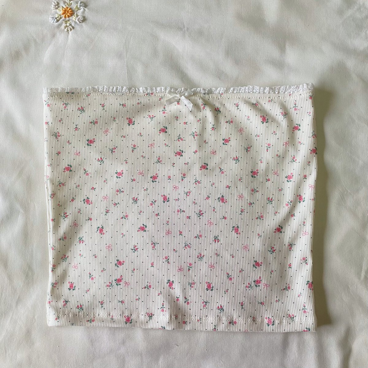30deccjk's tweet photo. ( พร้อมส่ง ) Lacy top เกาะอกลายดอกไม้ แต่งลูกไม้ 

สี : ขาว ชมพู เหลืองอ่อน 
ขนาด : อก34-36 ยาว 11 

เกาะอกทางร้านทบผ้าให้สองชั้น ผ้านุ่มและหนาพอดี ใส่แล้วไม่บางแน่นอนคับ🤍✨🌷

#เสื้อเกาะอก #เสื้อผ้าแฟชั่น https://t.co/KNBkeZv3Wo