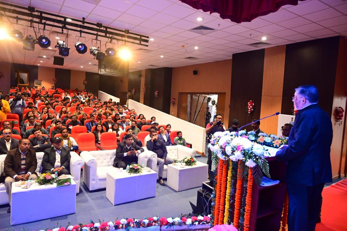 jhar_governor's tweet photo. राँची स्मार्ट सिटी सभागार में आज आयोजित भारतीय मौसम विज्ञान विभाग (आईएमडी) के 150वें वर्ष उत्सव में सम्मिलित हुआ। 
इनके प्रयासों ने आपदाओं के प्रभाव को कम करने के साथ-साथ कृषि, आपदा प्रबंधन, जलवायु परिवर्तन और राष्ट्रीय सुरक्षा में महत्वपूर्ण योगदान दिया है।
@mc_ranchi
#150वीं https://t.co/YxG6IfUdqX