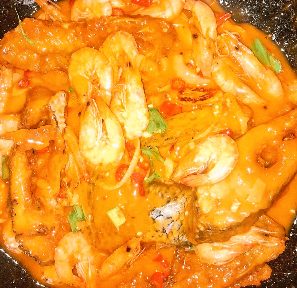 sedep bgt kalian wajib recook sih ini
udang dan ikan nila saus asam manis