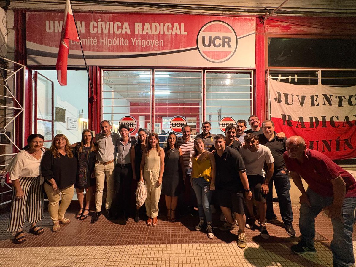 Asunción de autoridades del <a href="/UCR_Junin/">UCR | Comité Junín</a> 
Felicitaciones Leandro Salvucci, Paula Judurcha, <a href="/mbriolotti/">Mariano Briolotti</a> <a href="/dandreaorlanda/">Orlanda D'andrea</a> 
Gracias a los amigos radicales de Junín y la región por acompañarnos.
<a href="/UCRNacional/">Unión Cívica Radical</a> <a href="/UCRBuenosAires/">UCR Buenos Aires</a> <a href="/danyatavela77/">Danya Tavela</a> <a href="/pmdomenichini/">Pablo Domenichini</a> <a href="/Evolucionbsas/">EvolucionBsAs</a>