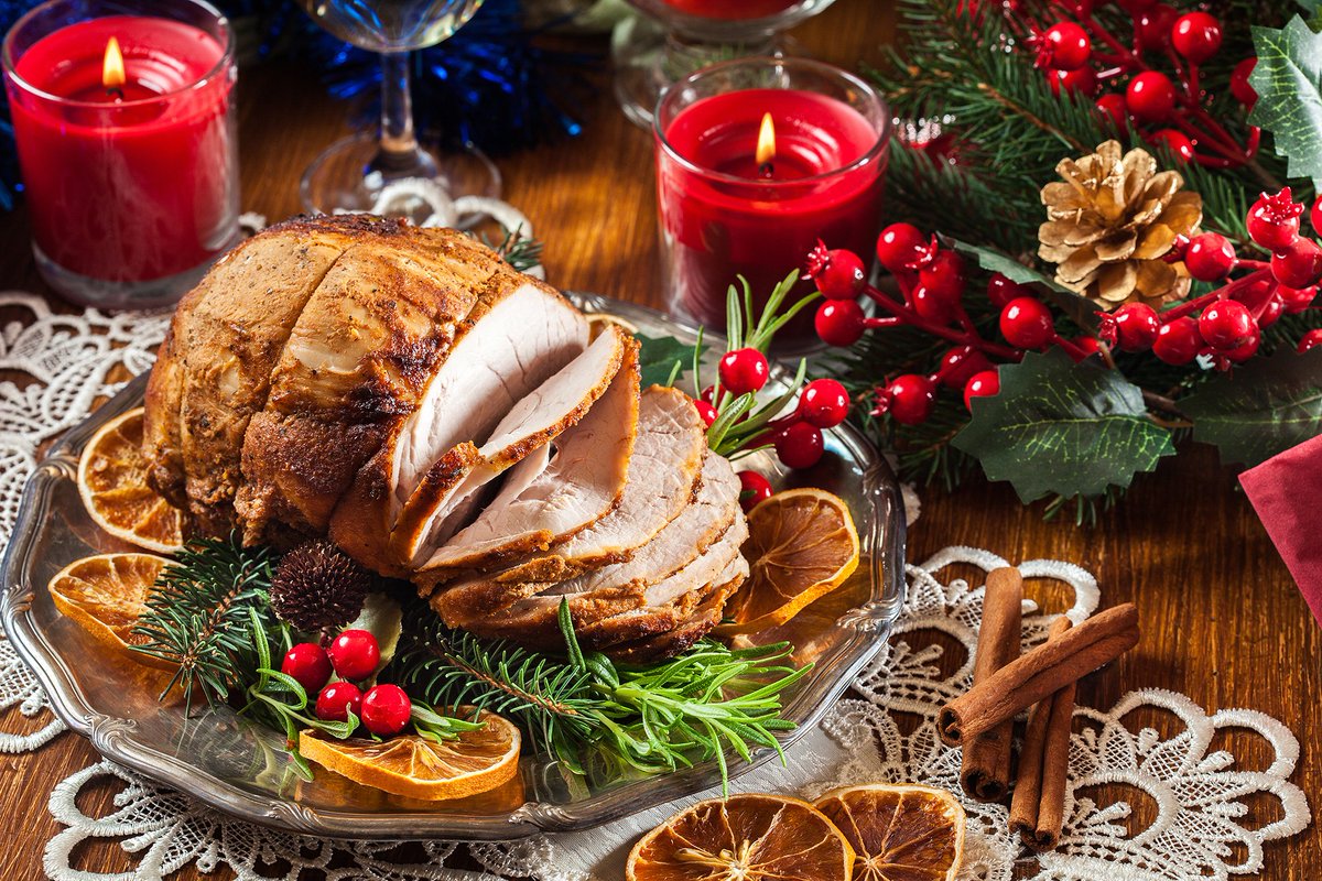 Christmas is a time of celebration, spending time with loved ones and eating lovely food and sharing gifts.
But remember not everyone will be smiling, with many people feeling alone or lonely, or struggling with mental health. Visit nhs.uk/mental-health/ FMI