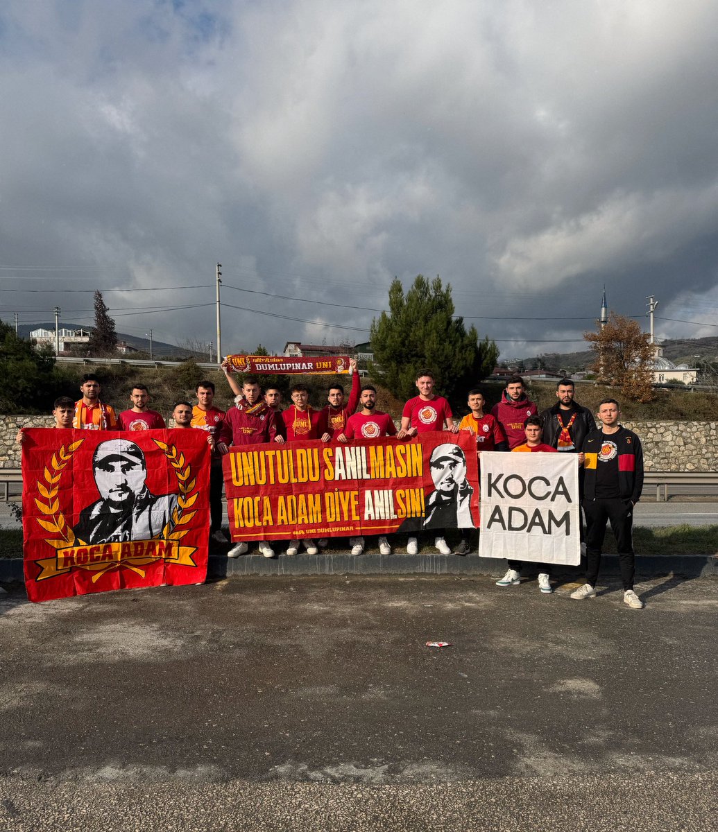 uAUNI_DPU's tweet photo. TÜM ZAFERLER GÖKYÜZÜNE…
Galatasaray’ımız- Trabzonspor maçı için yollardayız.
#ultrAslanUNI #Dumlupınar #KocaAdam https://t.co/Mml7SAOgkO