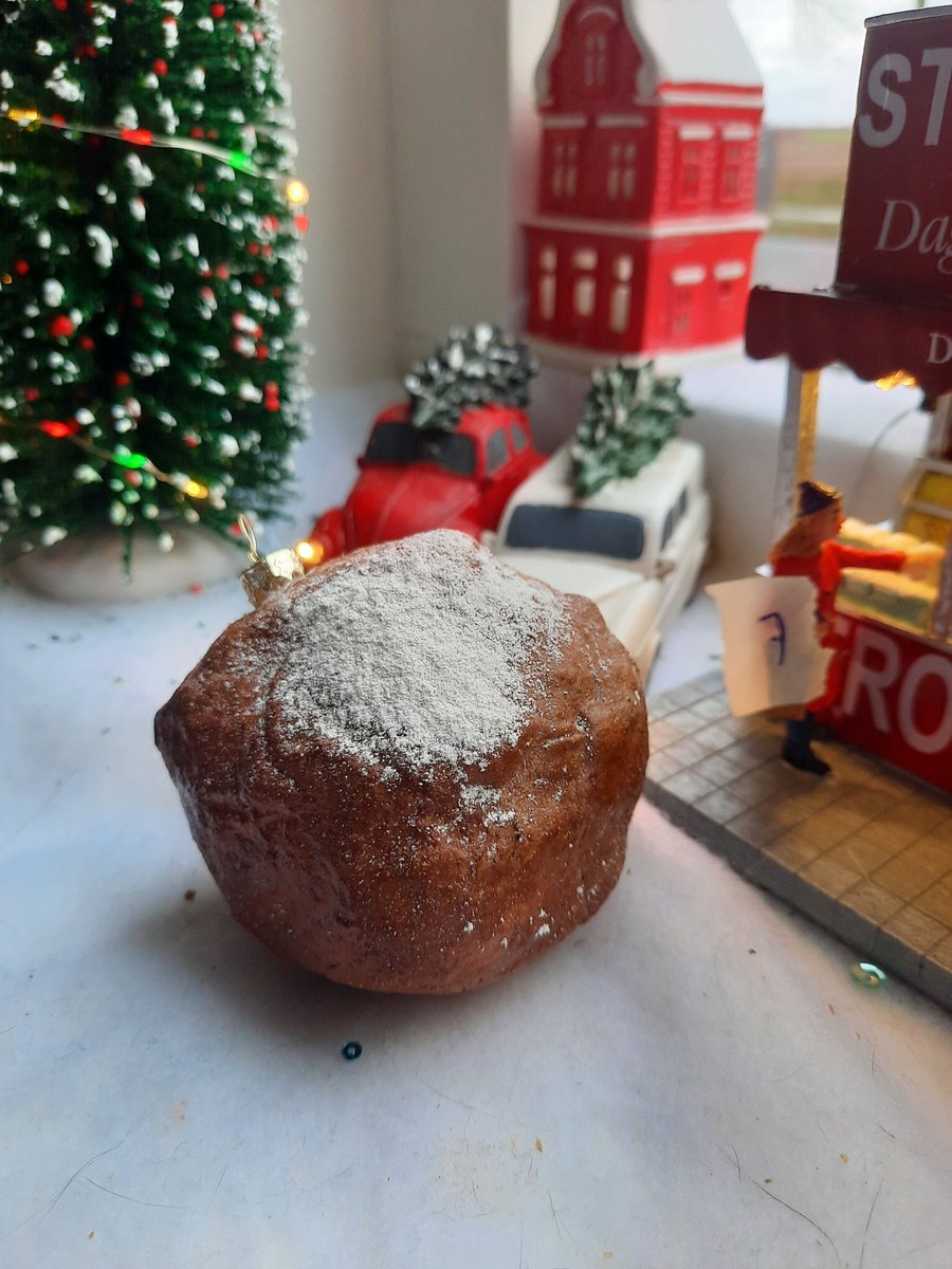 Daar zijn ze dan! 
Niet van echt te onderscheiden..

De Oliebollen Kerstballen! 
Zonder krentjes! 

Nu via mijn vinted te koop! 

vinted.nl/member/4945019…

Geen vinted, stuur een berichtje en we regelen het!!