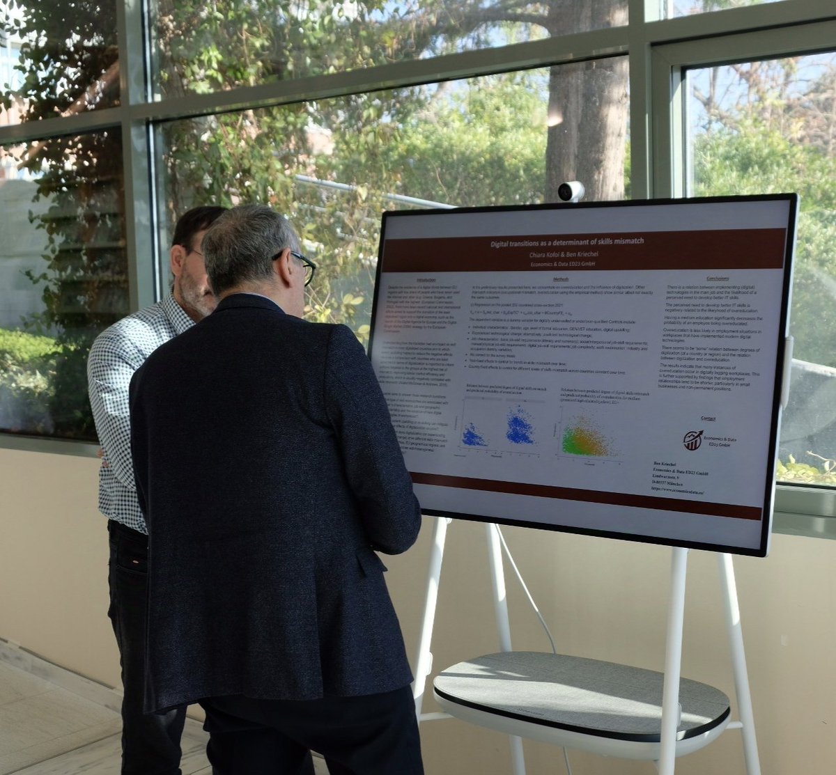 Cedefop's tweet image. 🔎 Some highlights: presentation of cutting-edge research on the impact of the #digitaltransition on #skillmismatches in EU labour markets; keynote speech from Chris Warhurst (University of Warwick); first insights from Cedefop&apos;s second European skills and jobs survey (#ESJS2).