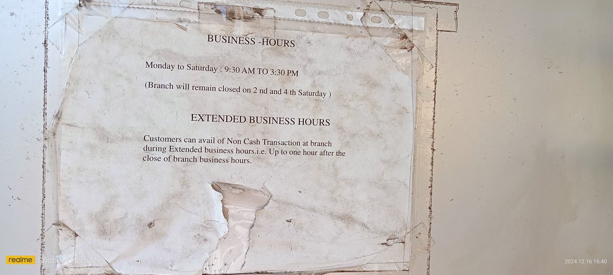 mpdaksh's tweet photo. Dear @HDFC_Bank pls create value for your customer , today I need to visit the bank for some work  , i reached there late. security didn't give permission for the room , I know he is serving him duty , he said read the bank instructions. What a🤣 instructions. @HDFCBank_Cares https://t.co/ZlUW8zr7Go