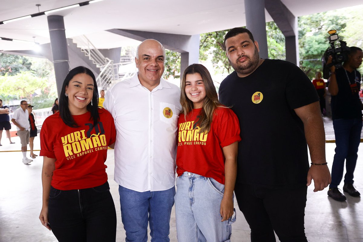 daquipracima20's tweet photo. Estamos aqui na Ilha do Retiro e vamos exercer o nosso papel. Sempre juntos! É chapa 20! 👏2️⃣0️⃣ https://t.co/rPqwLXYxmk