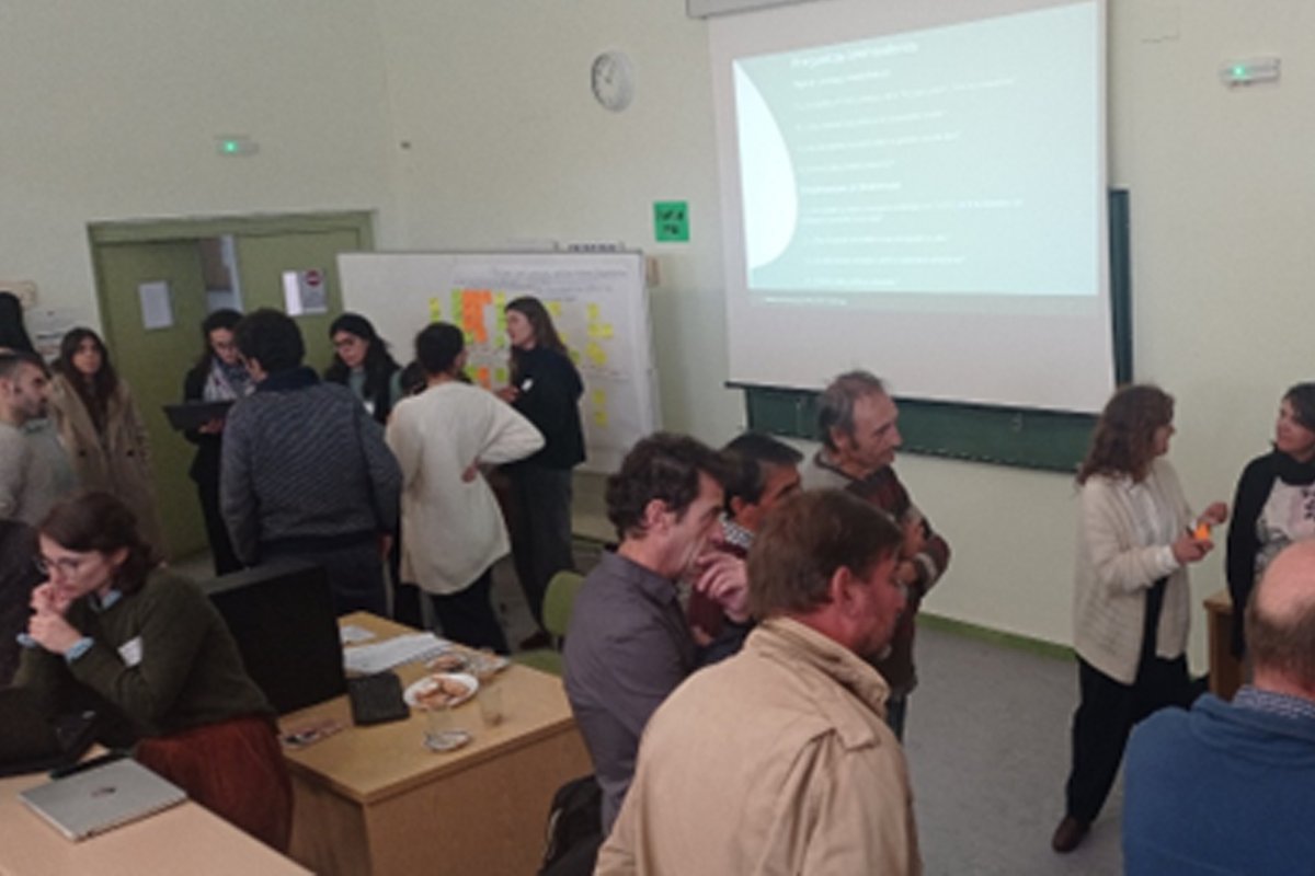 PREPSOIL (@prepsoil) on Twitter photo PREPSOIL was at <a href="/InBestSoil1/">InBestSoil</a> Dehesa Days in Caceres🇪🇸 last 28th November, through our <a href="/FundecytPCTEX/">FUNDECYT-PCTEX</a> partner, to present the PREPSOIL Mobile App as a tool that promotes #soilliteracy and expand the knowledge base on #soilhealth. Know more😊🏔️ prepsoil.eu/events/dehesa-… PREPSOIL was at <a href="/InBestSoil1/">InBestSoil</a> Dehesa Days in Caceres🇪🇸 last 28th November, through our <a href="/FundecytPCTEX/">FUNDECYT-PCTEX</a> partner, to present the PREPSOIL Mobile App as a tool that promotes #soilliteracy and expand the knowledge base on #soilhealth. Know more😊🏔️ prepsoil.eu/events/dehesa-…