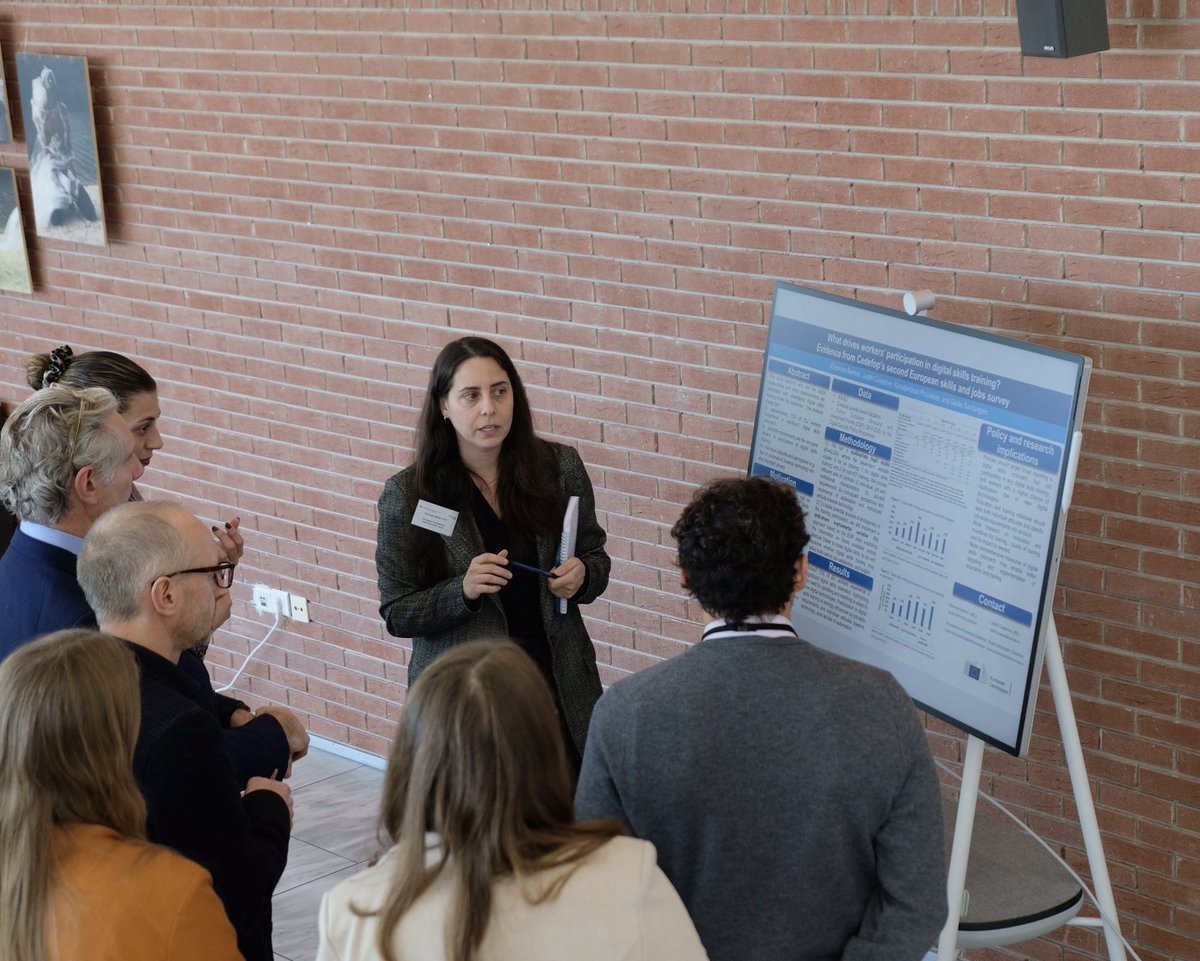 Cedefop's tweet photo. Human-centred digital transitions: skill mismatches in European workplaces📱🌐

We gathered last week in Thessaloniki 🇬🇷 for a very interesting workshop. The AI revolution is all around us - how are workplaces affected? 🤖💻 

📍https://t.co/GvJC2fWW6Z https://t.co/IDyhCTBXgI