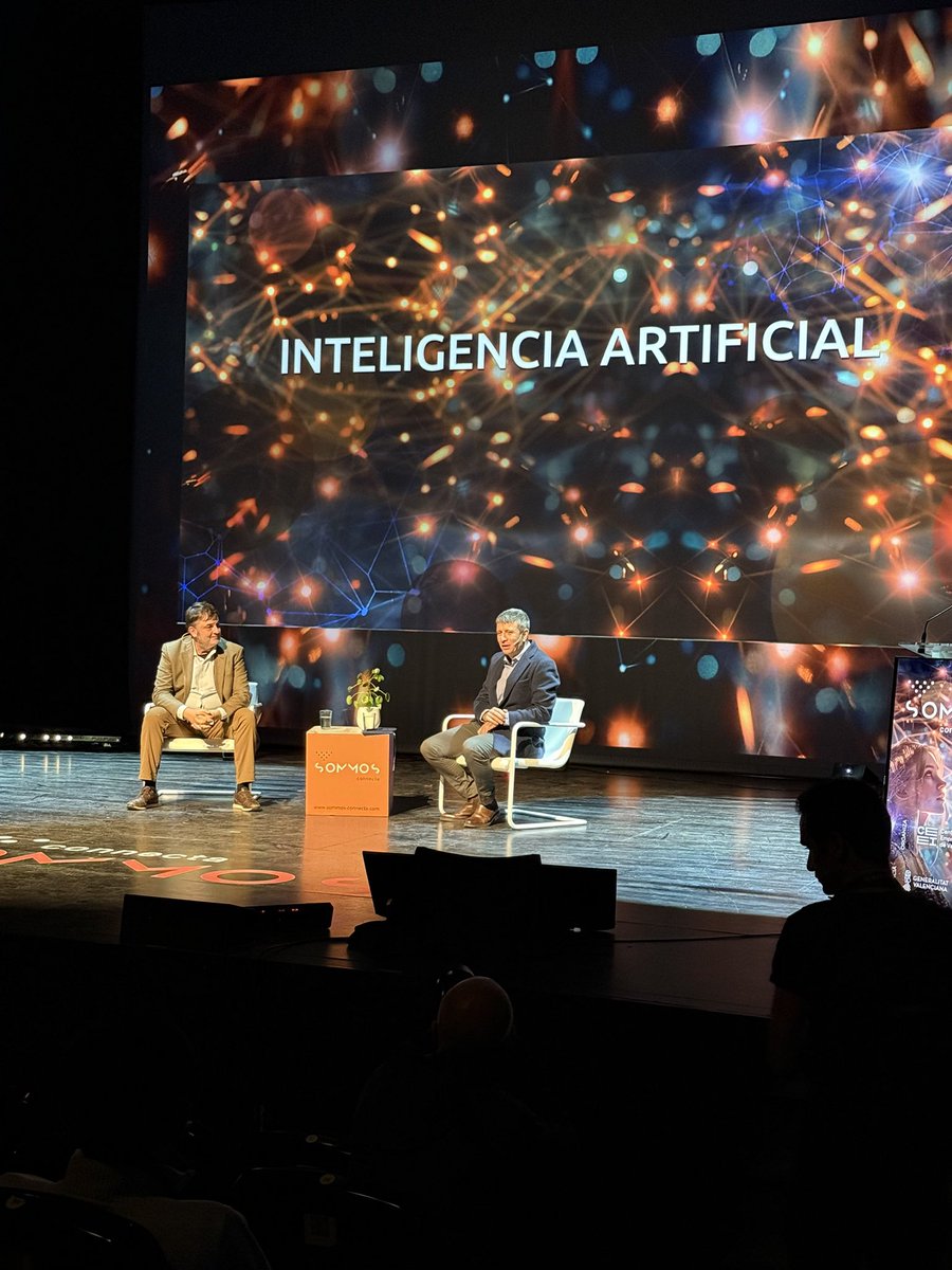 metafrase's tweet photo. Escuchando a los Rolling 🎸🤘🏻de la #InteligenciaArtificial 🤖 @Recuenco @boromas en #SOMMOSconnecta2024 de @ceeivalencia #metafrase #Ciberseguridad https://t.co/ARWJMXqlAf