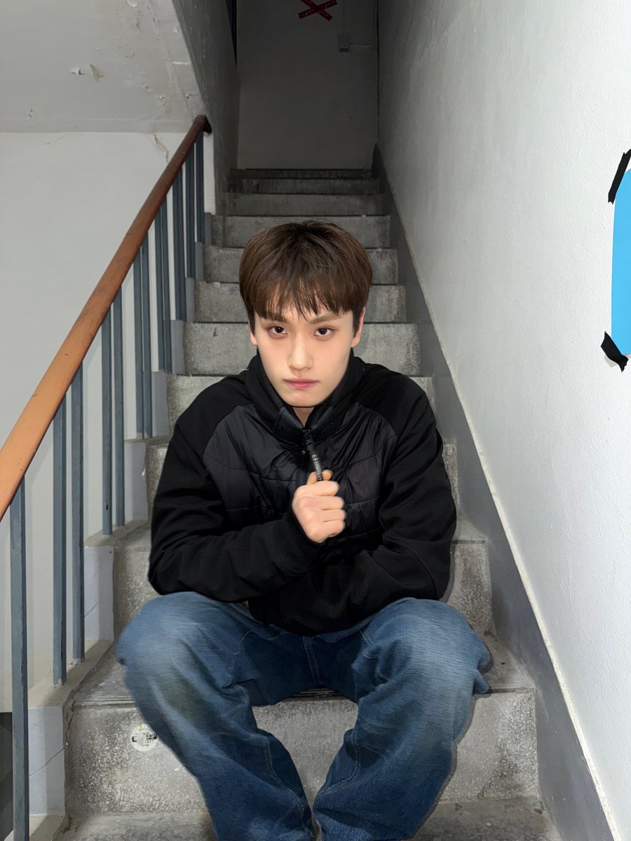 TIOT_NOW's tweet photo. [#준현]
곧 크리스마스 🎅

#금준현 #KUMJUNHYEON
#TIOT #티아이오티 https://t.co/6pi2udIhT5