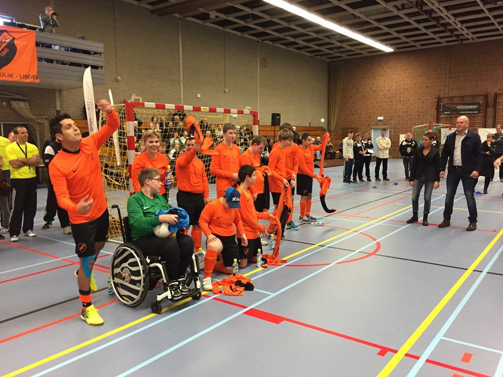 “Het jaar loopt op z’n eind, maar bij SIOL is er nog genoeg te beleven! 🎉 Save the date voor deze top-events:

🔔 19/12: SIOL Kerstbingo
⚽ 4/1: Nieuwjaarswedstrijd + receptie met JVC Cuijk
🧠 17/1: Grote Voetbalquiz Land van Cuijk
🏆 18/1: Jumbo Bosmans Cuijk G-Toernooi