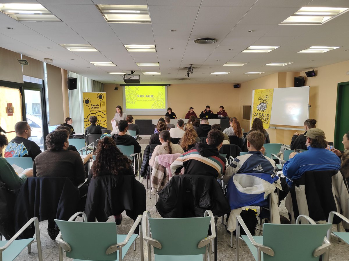 Aquest passat dissabte va ser la XXX AGO de Casals de Joves, un dia de canvis, reflexions i decisions importants! 💭🔄 Mil gràcies a totes les casaleres que vau participar💛