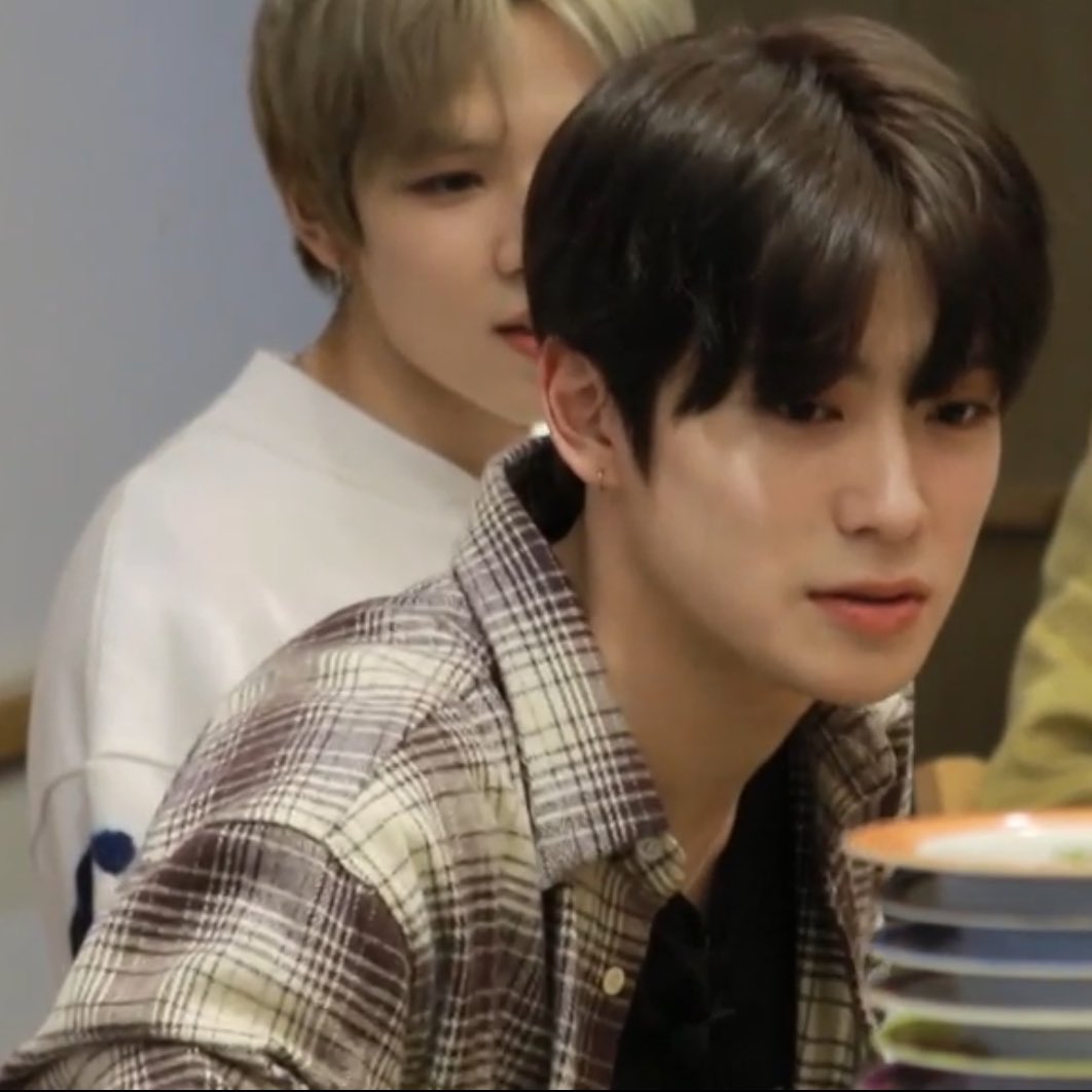 jaeplease_'s tweet photo. เห็นสิ่งนี้แล้วตอนแรกเจ็บหัวใจมิชชั่นคือให้กินซูชิแต่ช่วงนั้นฮีถ่ายซีรี่ย์อยู่กินได้น้อยต้องไดเอทนั่งมองตาละห้อยแต่สุดท้ายคือช่างมัน กินไปเถอะเดี๋ยวค่อยไปออกกำลังกายเอา เออเอาก็เอา56365555555566 https://t.co/ExGih8ouSn