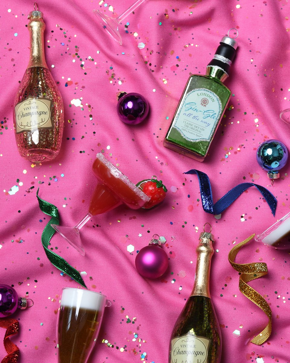 Gisela_Graham's tweet image. Whatever your favourite festive tipple may be, our drink-inspired decorations are the perfect way to kickstart the Christmas cheer and create a fun and bubbly atmosphere in your home🎉 

Shop our Party Collection!🥂 

#GiselaGraham #GiselaGrahamChristmas #FunDecor #JollyChristmas