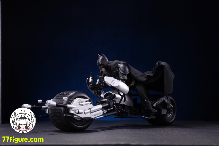77figure's tweet image. [先行販売] 創世模王 Modoking 1/12 『バットマン: ダークナイト』バットポッド プラモデル
素材：ABS
全額：2600円（税込み）
--------
👇詳細・アップデートのリンク👇
77fig.com/MODO-BATPOD

#創世模王 #Modoking #バットマンダークナイト #バットポッド #プラモデル #プラモ #バットマン