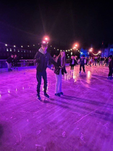 Our Year 11 students had an unforgettable time at Hampton Court this last week! 🎉 They enjoyed skating under the evening sky, surrounded by the beauty and history of this iconic palace. A perfect blend of fun, laughter, and a little bit of magic! ✨ #SkatingFun #Opportunity