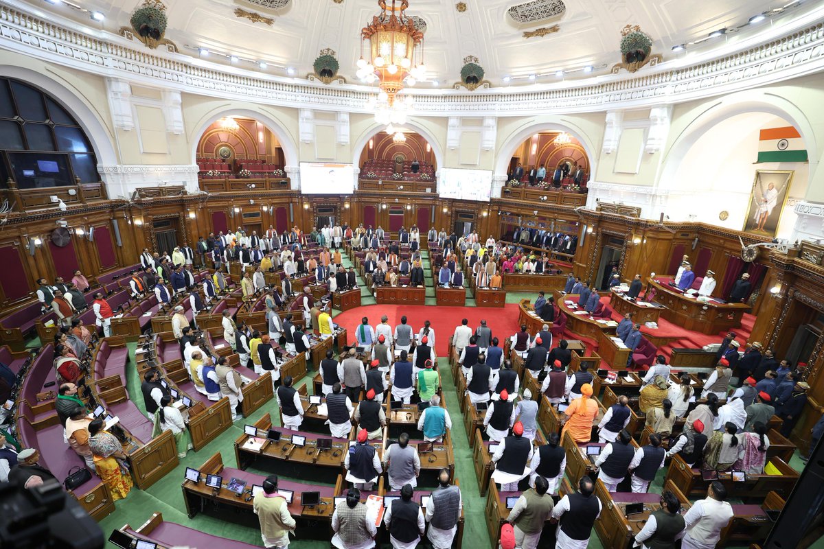 PrahlaadCha's tweet photo. उत्तर प्रदेश विधानसभा के शीतकालीन सत्र के प्रथम दिवस में बब्बर शेर मुख्यमंत्री योगीजी की दहाड ने विधानसभा कार्यालय शांत किया.....💯🔥🔥🔥🔥💪💪💪💪
#YogiAdityanath #BJP #UP #UttarPradesh #UPCM #UPAssemblysession #WinterAssemblySession #AssemblySession https://t.co/CV6wb9QkZF