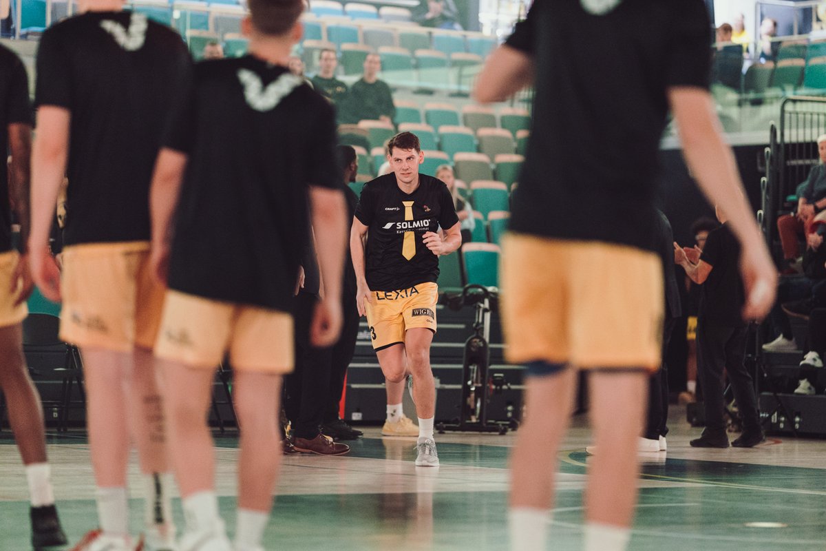 Katse kohti keskiviikkoa!🧐

👉🏽 Ke 18.12. kello 18:30 | BC Nokia vs. Pyrintö
👉🏽 Kotona, Näätäluolassa - AGCO Power Arenalla
👉🏽 Osta liput: tiketti.fi/bcnokia

#bcnokia #yellowrush💛 #korisliiga