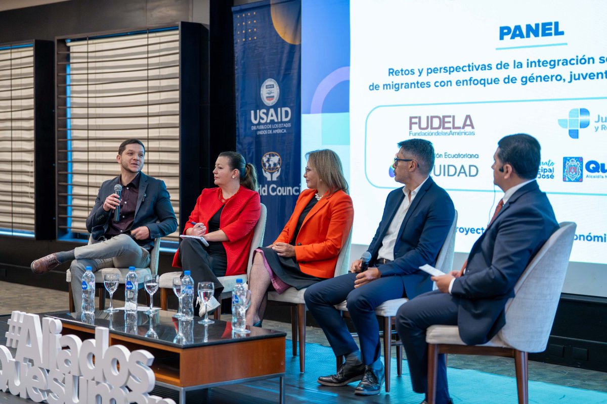 Fudela_Ecuador's tweet photo. 🌍 #AliadosQueSumanEcuador | FUDELA fue ponente destacado en el Encuentro #AliadosQueSuman, organizado por @WOCCU_EIP en Quito. Diego Ortiz resaltó la importancia del conocimiento en los procesos de inclusión económica, más allá del capital semilla. 💰📚 https://t.co/qzydFfR4eQ