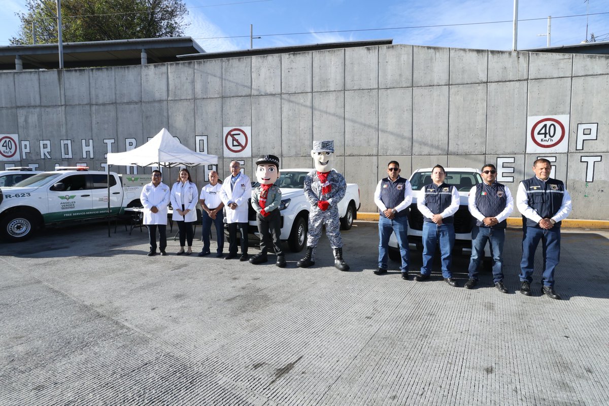 SICTmx's tweet photo. La #SICT, en coordinación con la Guardia Nacional (@GN_MEXICO_), damos banderazo de inicio del Operativo Vacacional de #Invierno2024, en el que se realizarán diversas acciones preventivas en carreteras federales y terminales de autobuses.

1/2