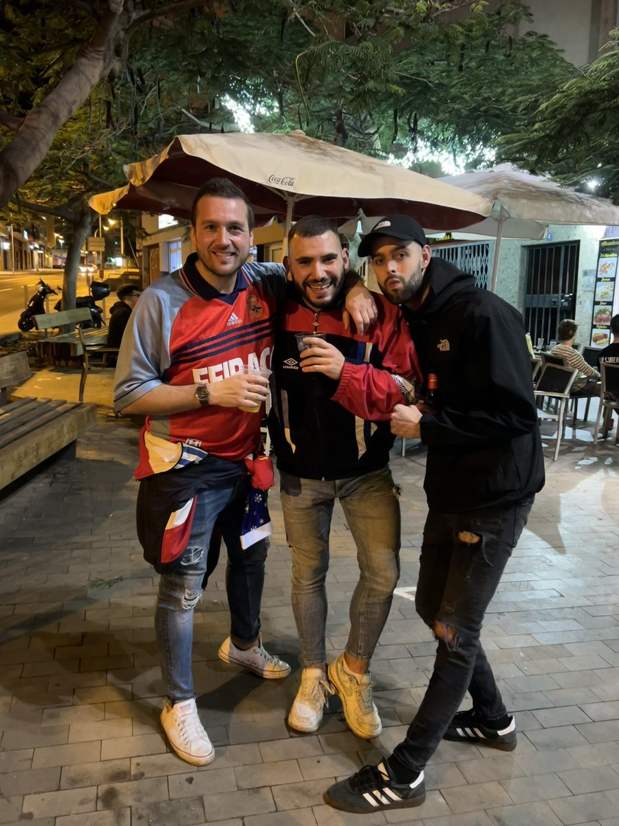 Tenerife - DÉPOR

O huracán fomos os 500 que estivemos presentes na isla. Honor! 

DALE DE! DALE DE! DALE DEPOR DALE DE!!!!!!! 💙💙💙💙

#AvanteForzaOnTour #AwayDays 
<a href="/RCDeportivo/">RC Deportivo</a> <a href="/fpdeportivistas/">Federación de Peñas Deportivistas🍍</a>