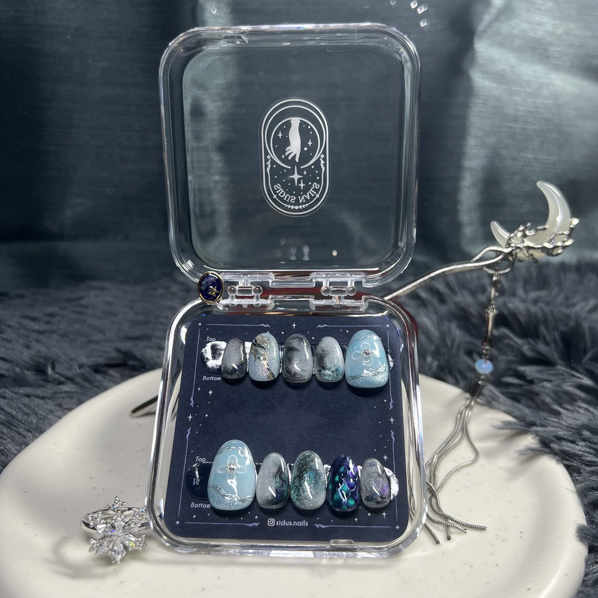 SidusNails's tweet photo. Nail Set commission themed after Jinhsi from Wuthering waves! 

It’s was such a fun set to do! What other characters would be interesting to do? XD
.
.
.
#nailart #pressonnails https://t.co/iN3dhZ1tts