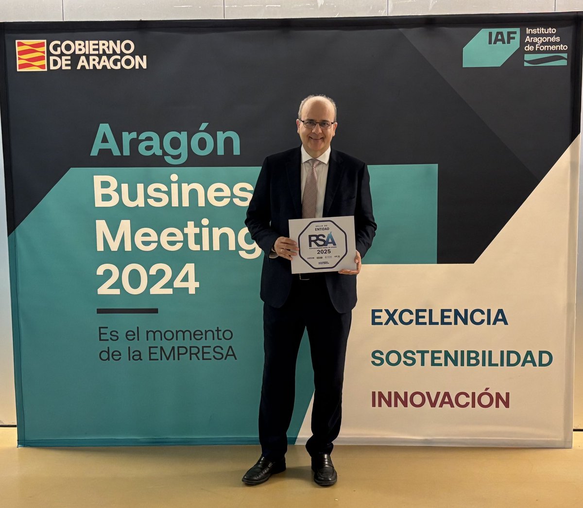 alexlopezblanco's tweet photo. Hoy hemos renovado nuestro sello de #ResponsabilidadSocial de @IAF_Aragon 2025
@3ymas #FamiliasNumerosas https://t.co/wIzvzb7cpa