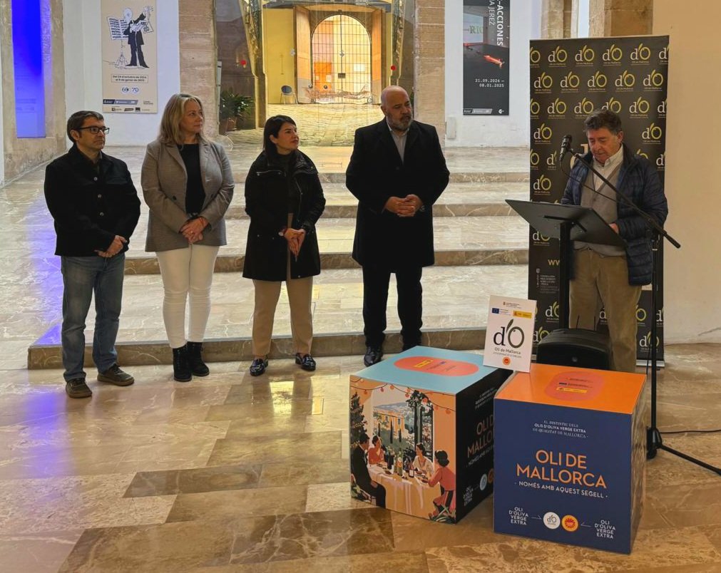 OlideMallorca's tweet image. 🌿 L'Oli Novell ja és aquí!
Avui hem presentat els #OOVE amb DO Oli de Mallorca d'aquesta anyada al @csolleric de Palma
#AOVE #ProductedeMallorca