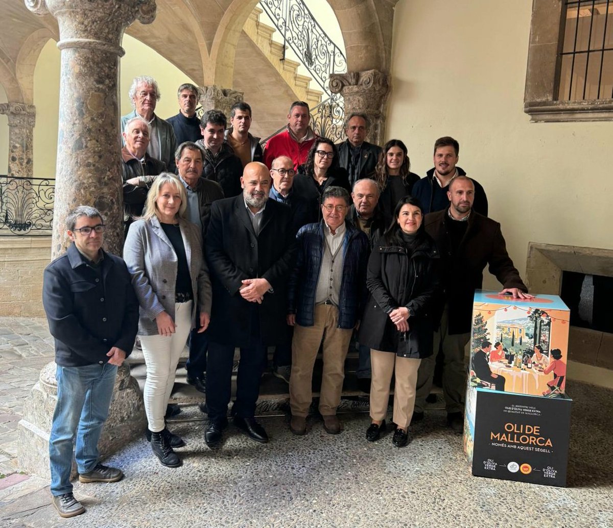 OlideMallorca's tweet image. 🌿 L'Oli Novell ja és aquí!
Avui hem presentat els #OOVE amb DO Oli de Mallorca d'aquesta anyada al @csolleric de Palma
#AOVE #ProductedeMallorca