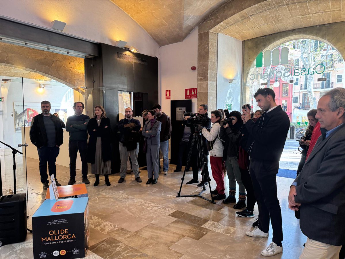 OlideMallorca's tweet image. 🌿 L'Oli Novell ja és aquí!
Avui hem presentat els #OOVE amb DO Oli de Mallorca d'aquesta anyada al @csolleric de Palma
#AOVE #ProductedeMallorca