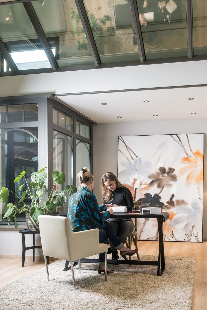 WillemsVerandas's tweet image. 💅 Nagelsalon aan huis? Dat kan! Werk vanuit een stijlvolle, kalme ruimte met een woonuitbreiding van Willems Veranda’s. Jouw klanten zullen ook dol zijn op de professionele en serene sfeer! #WillemsVerandas #VrijeBeroepen

Ontdek meer op onze website: hubs.la/Q02ZHPjD0