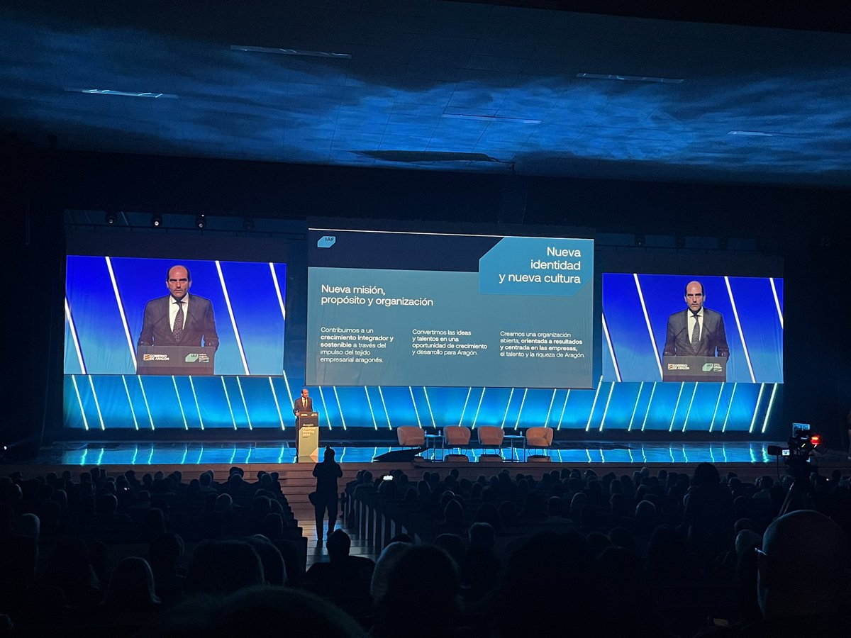 Daniel Rey presentando la nueva imagen del <a href="/IAF_Aragon/">IAF</a> un nuevo concepto, un nuevo proyecto en el que se va a centrar en el emprendimiento, en la innovación y la sostenibilidad.

#EmprendimientoZaragoza #InnovavionZaragoza #SostenibilidadZaragoza