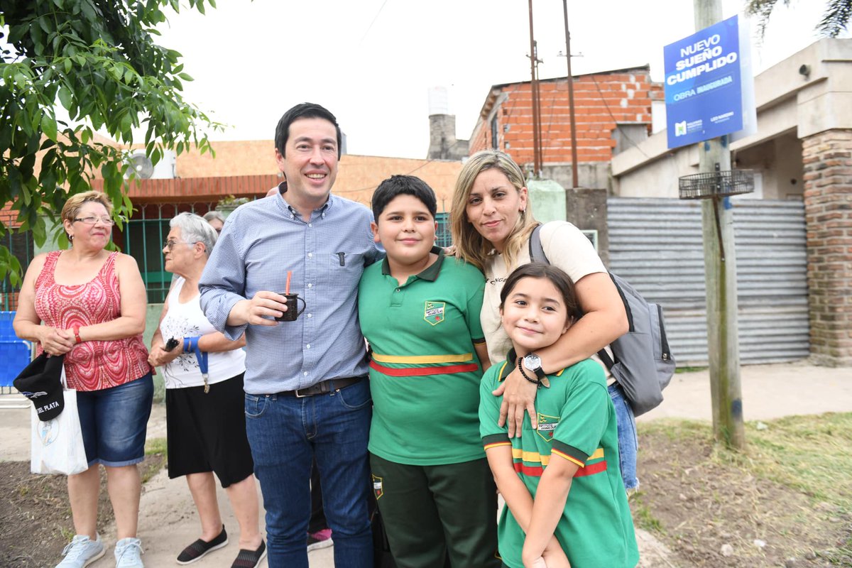 ZNVISION's tweet image. El Intendente @Nardini_Leo  inauguró nueva obra de pavimentación en Grand Bourg | Zona Norte Visión
#GrandBourg #inauguró #intendente #LeoNardini #Obra #pavimentación