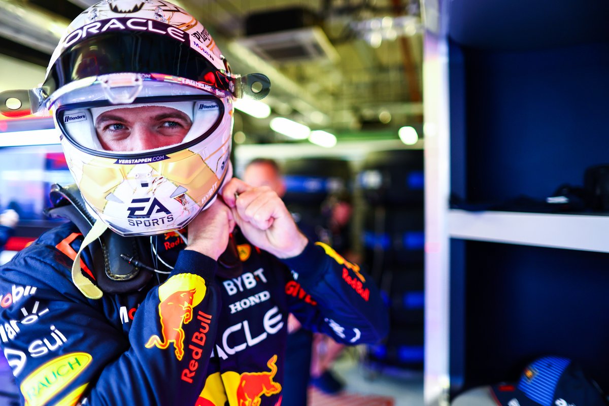 redbullshop's tweet photo. Simply iconic!  ✨ The gold details, the lion, the fourth star – grab @max33verstappen’s 2024 World Championship celebration helmet in 1:2 scale.
Now available to pre-order: https://t.co/5ltt4hhRPv
#F1 #Formula1 https://t.co/juUSG4iHSu