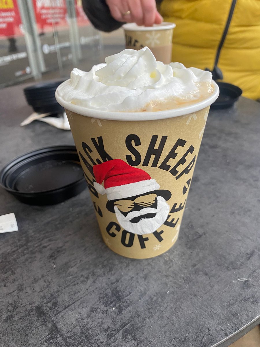 pieuksocial's tweet photo. We had a great morning with our Walking Wavers - we headed into Manchester on the train to Mayfield Park to explore the regenerated urban space! Afterwards we got a hot drink and then wandered down to explore the Christmas markets in Piccadilly gardens! @GoodnessCIC https://t.co/WvVbSDVSDz