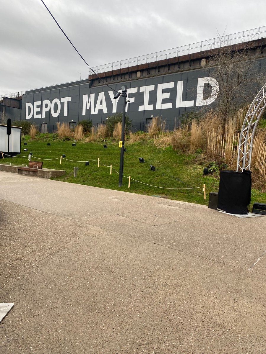pieuksocial's tweet photo. We had a great morning with our Walking Wavers - we headed into Manchester on the train to Mayfield Park to explore the regenerated urban space! Afterwards we got a hot drink and then wandered down to explore the Christmas markets in Piccadilly gardens! @GoodnessCIC https://t.co/WvVbSDVSDz