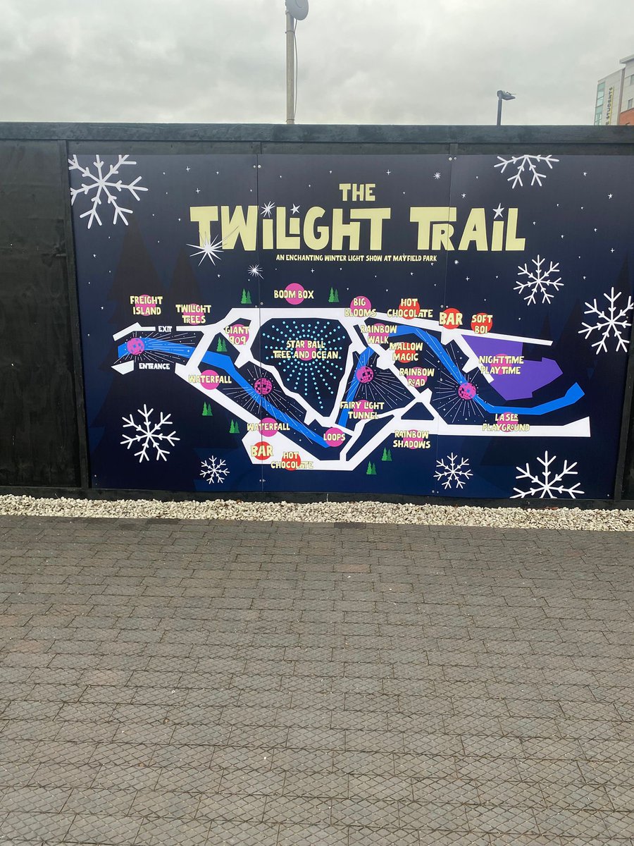 pieuksocial's tweet photo. We had a great morning with our Walking Wavers - we headed into Manchester on the train to Mayfield Park to explore the regenerated urban space! Afterwards we got a hot drink and then wandered down to explore the Christmas markets in Piccadilly gardens! @GoodnessCIC https://t.co/WvVbSDVSDz