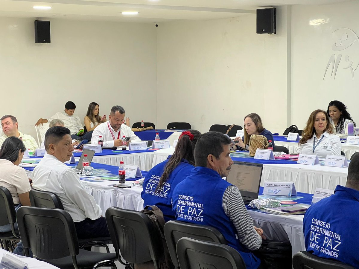 DefensoriaCol's tweet photo. A través de la regional Norte de Santander, participamos en la IV sesión del Consejo Departamental de Paz, donde se socializaron las acciones realizadas para construir un Norte de Santander como un verdadero territorio de paz junto con GoberNorte @Consejodeparta2. https://t.co/rrnidxdEFB